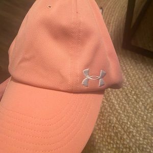 Never worn underarmour hat